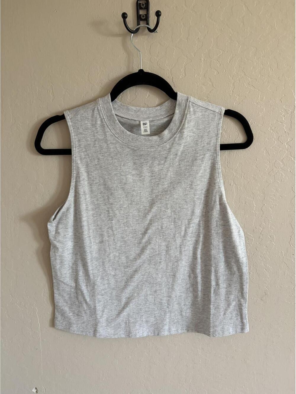 New BP muscle cropped tank top